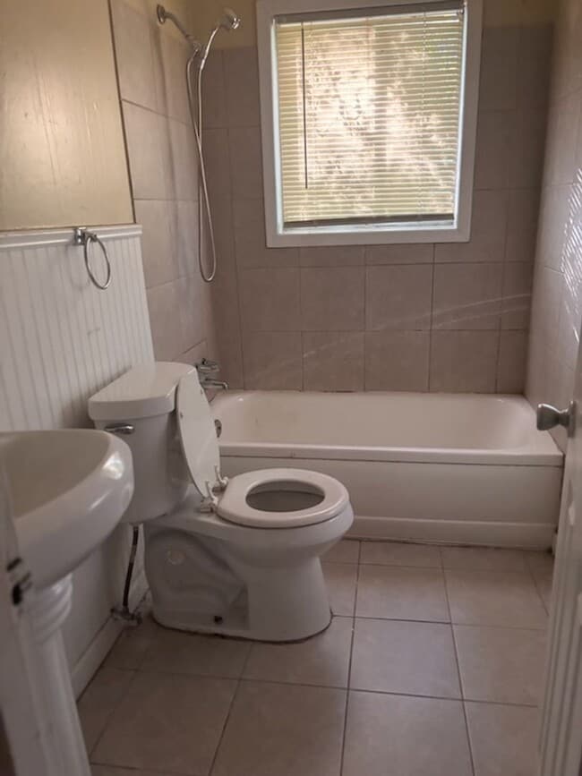 Building Photo - 3831 Meadow Ln