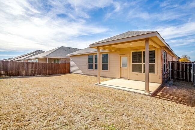 Building Photo - Perfectly located.  3 Bedroom, 2 Bath Home in Twin Mills- Eagle Mountain Saginaw ISD- 76179