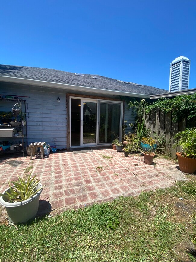Building Photo - 141 Abaco Way