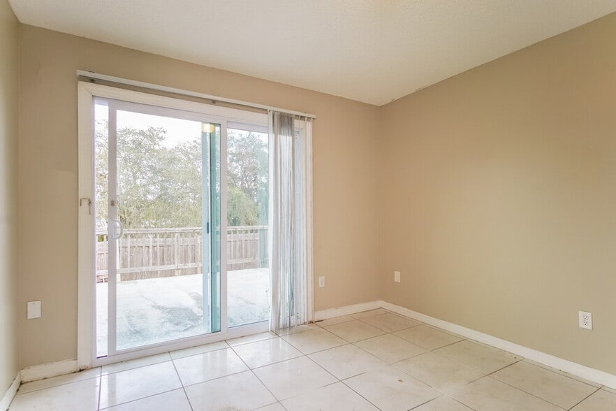 Building Photo - 3744 Dartford Dr