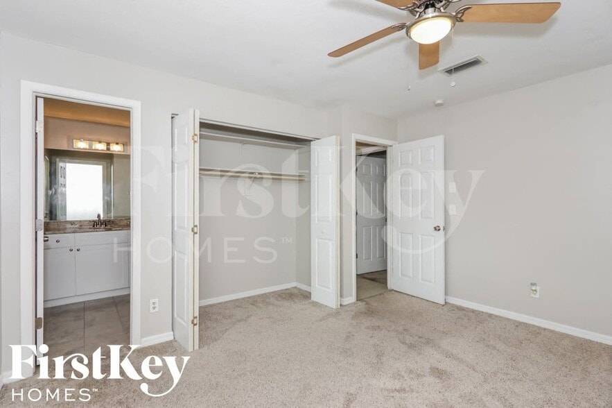 Building Photo - 9217 Pomelo Rd E