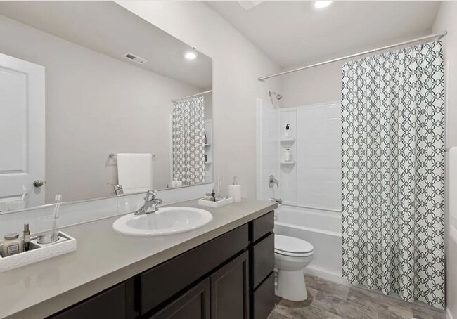 Building Photo - Fabulous 4-bedroom home in desirable Lipoma Firs Community of Puyallup!!