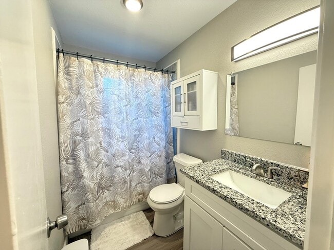 Building Photo - 303 Fiesta Ave