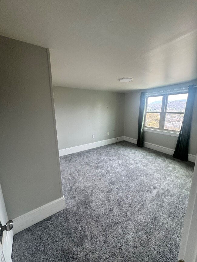 Building Photo - 5017 Highland Park Ave