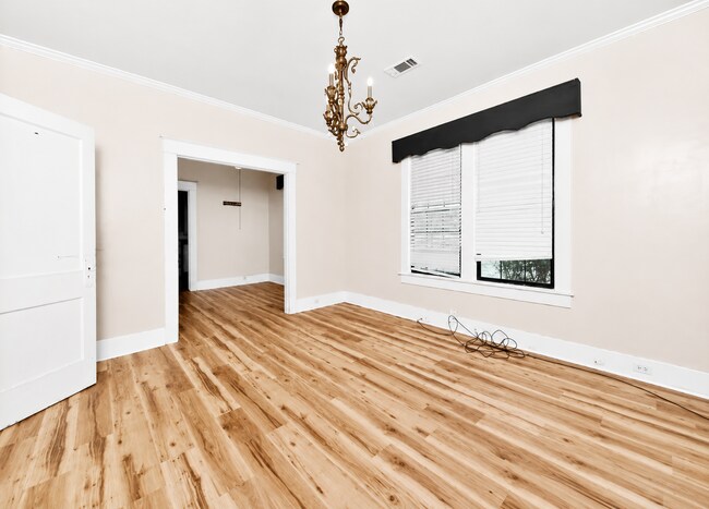Building Photo - 800 W 34th Ave