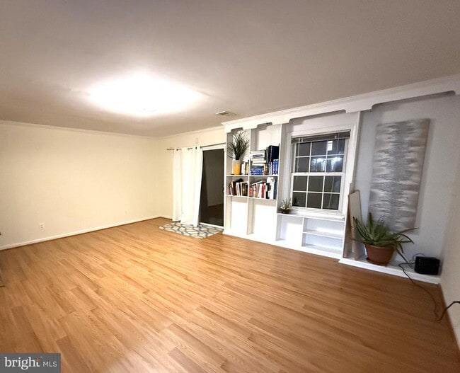 Building Photo - 4924 Van Walbeek Pl