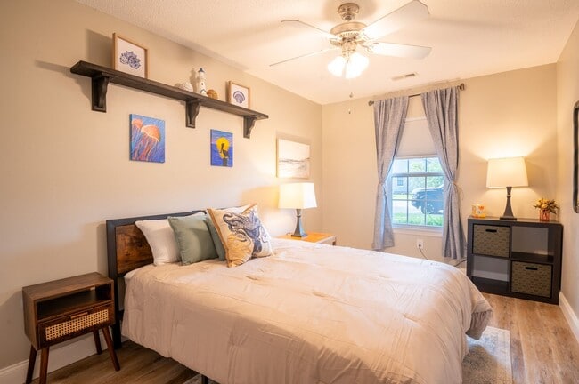 Building Photo - FURNISHED RENTAL-AVAILABLE 3-12 MONTHS STARTING MARCH 2026