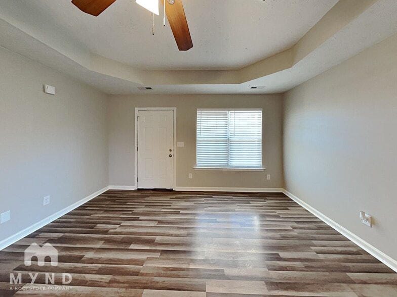 Building Photo - 2401 Pinyon St