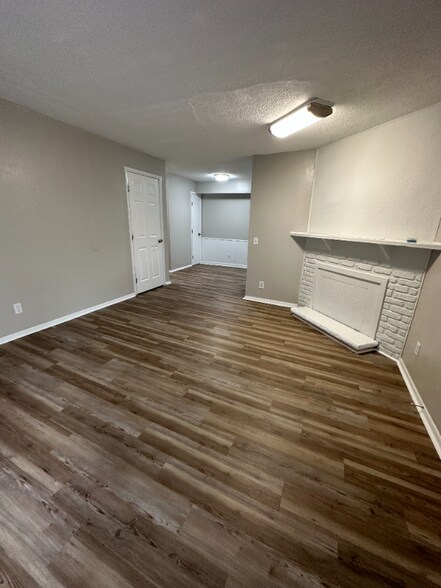 Primary Photo - 1332 Brooke Park Dr