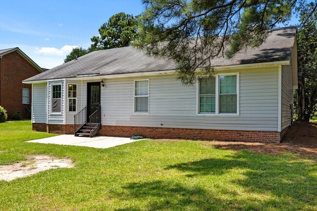 Building Photo - 3 bedroom 2 bathroom in Buies Creek!