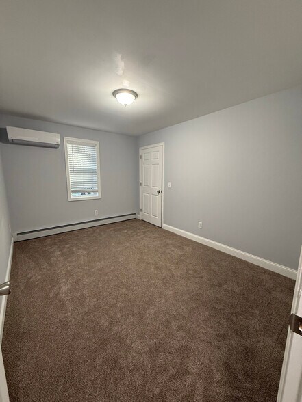 Building Photo - 8-10 Kensington Ave