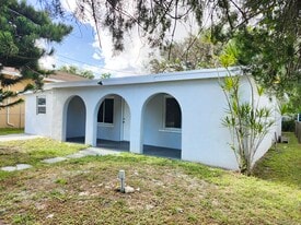 Building Photo - 8883 SW 126th Ter