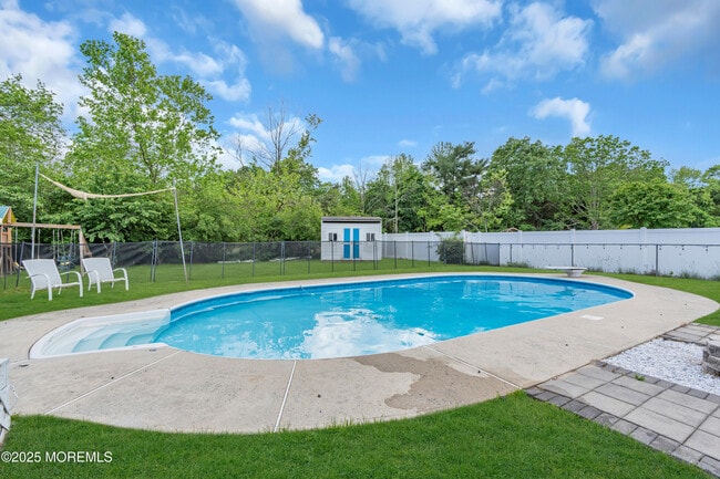 Building Photo - 210 Wingate Ct