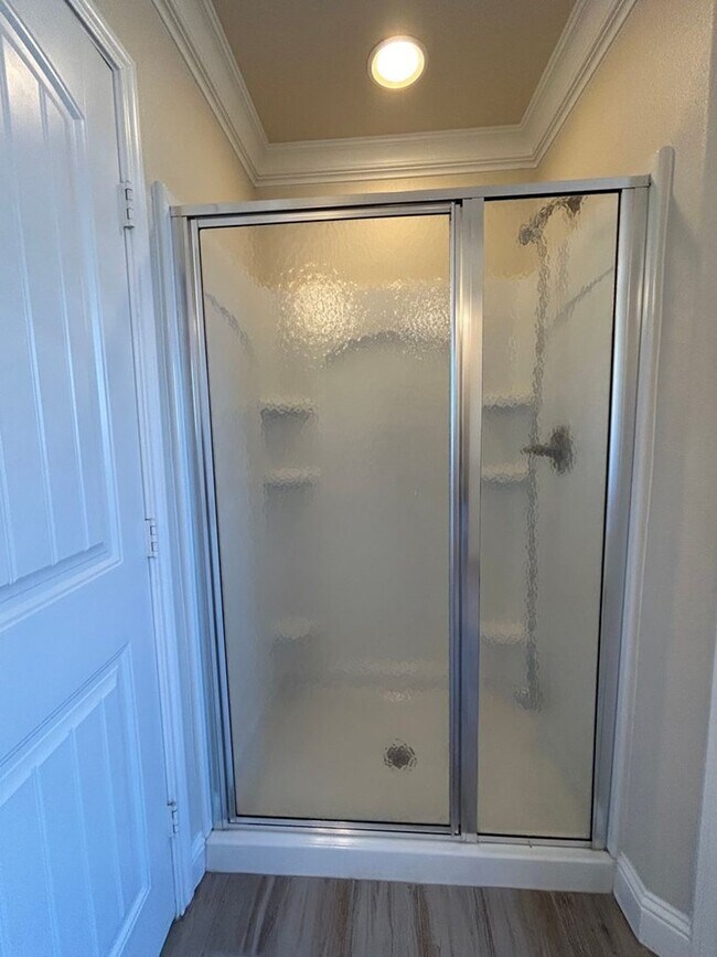 Building Photo - 9312 Sagebrush Ave