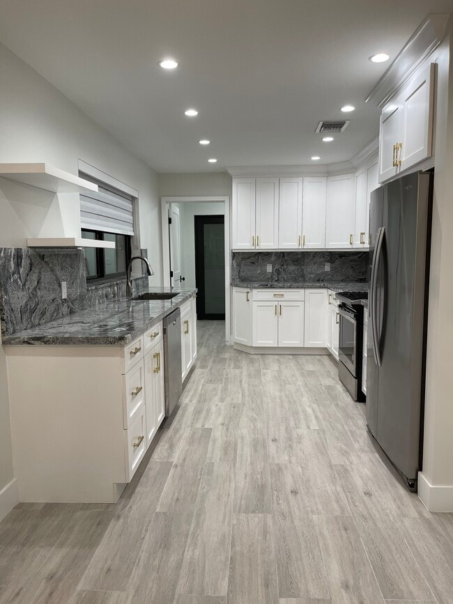 Building Photo - 8260 SW 98th St