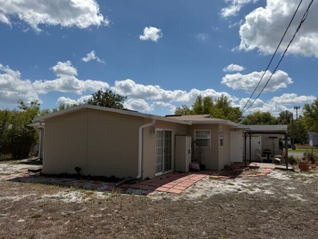 Building Photo - Easy Living with this 3 Bedroom Home on oversized fenced lot.