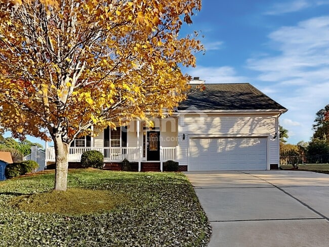 Building Photo - 3915 Red Hill Ct