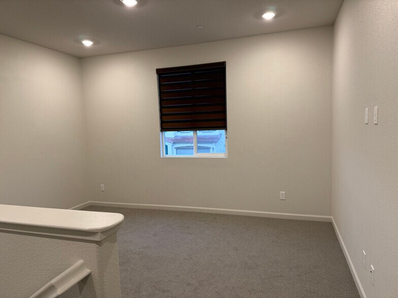 Building Photo - 3129 Ballena St