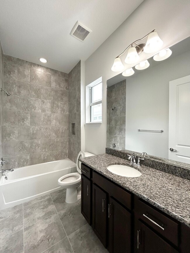 Building Photo - 15192 Wildwood Cir