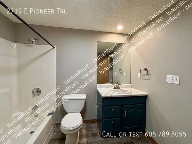 Building Photo - 2719 E Pioneer Trail