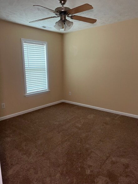 Building Photo - 916 Cora Lee Dr