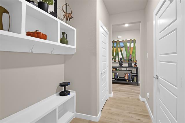 Building Photo - 1901 Crestwood Ln