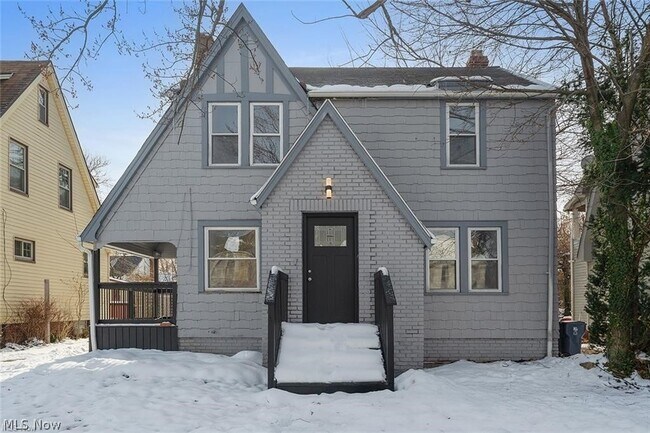 Building Photo - 3406 Henderson Rd