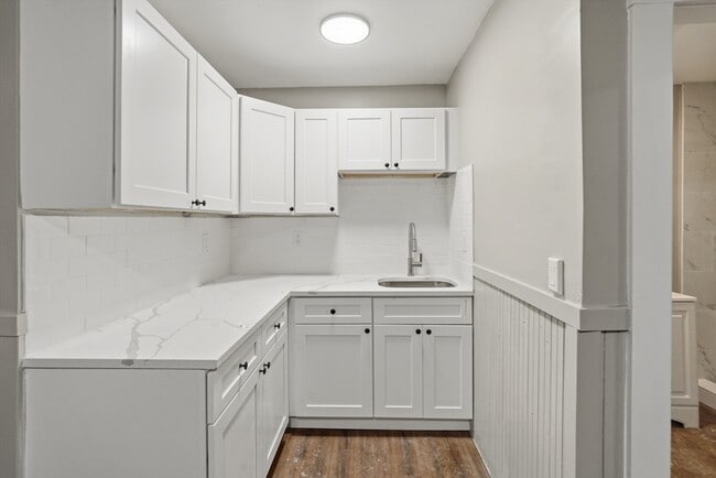 Building Photo - 44 Pratt St