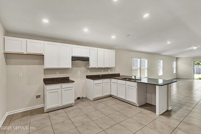 Building Photo - 86833 Iron Rail Ct