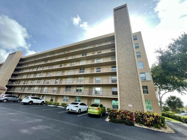 Primary Photo - 4570 NW 18th Ave