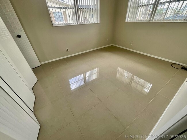 Building Photo - 2650 Barkley Dr E