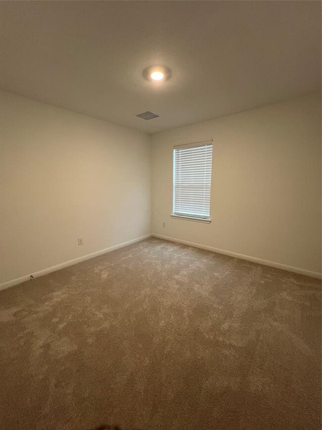 Building Photo - 848 Long Run