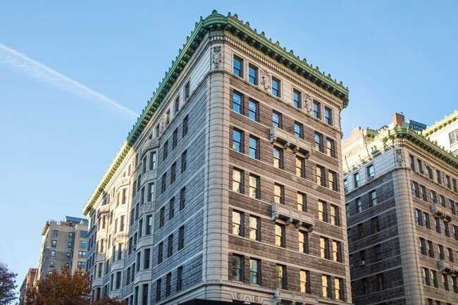 Building Photo - 235 W 75th St
