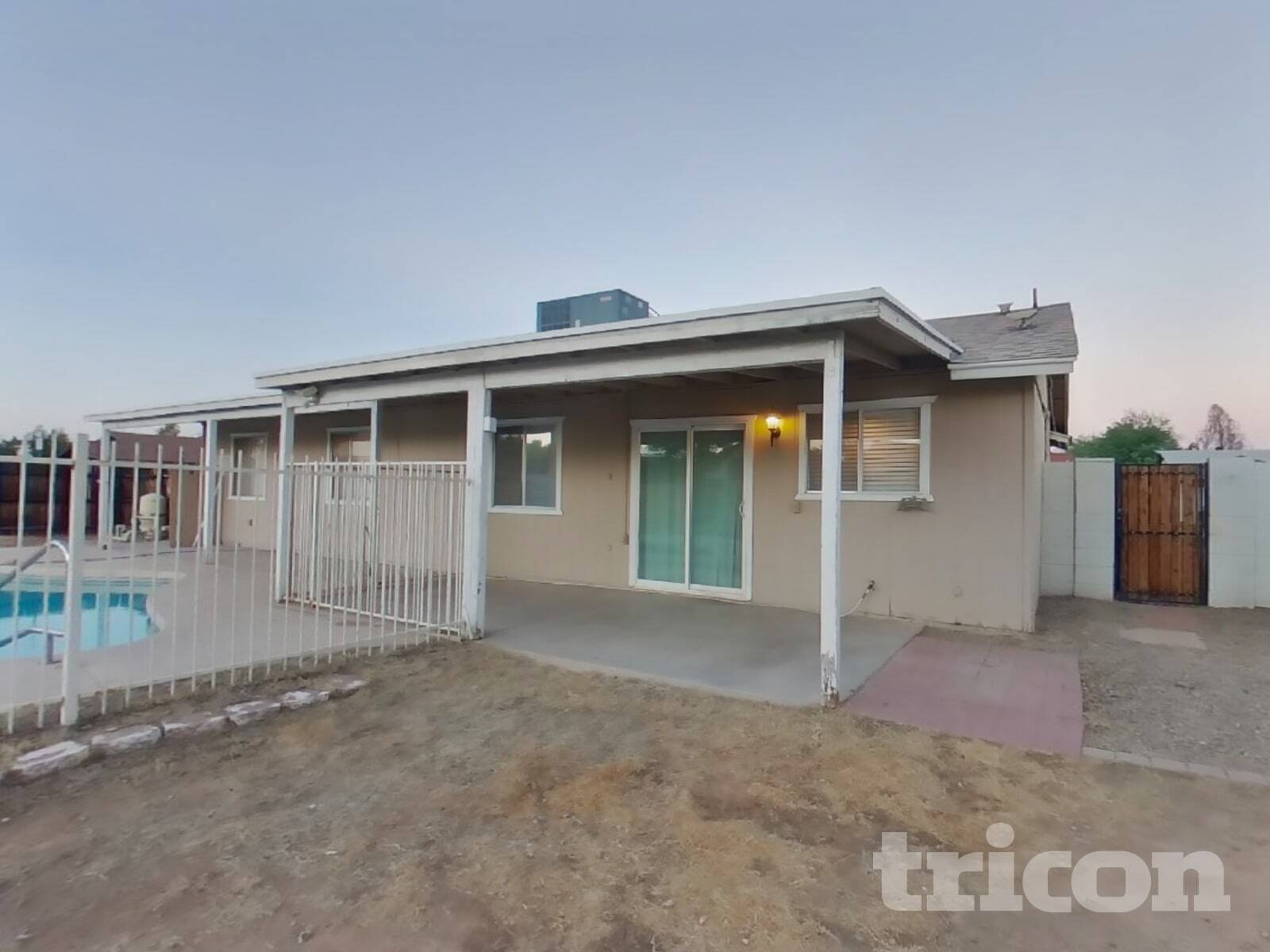 Building Photo - 828 N Pine Ct