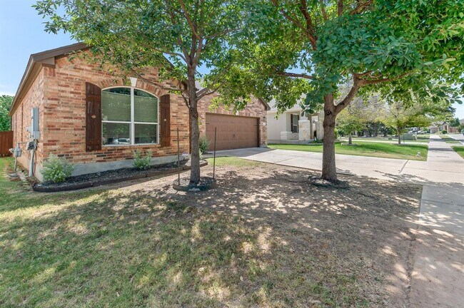 Building Photo - 1412 Reklaw Ln