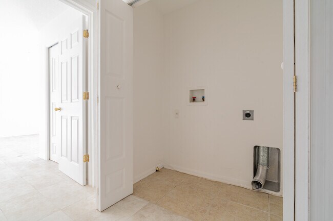 Building Photo - 2006 Fiesta Ridge Ct