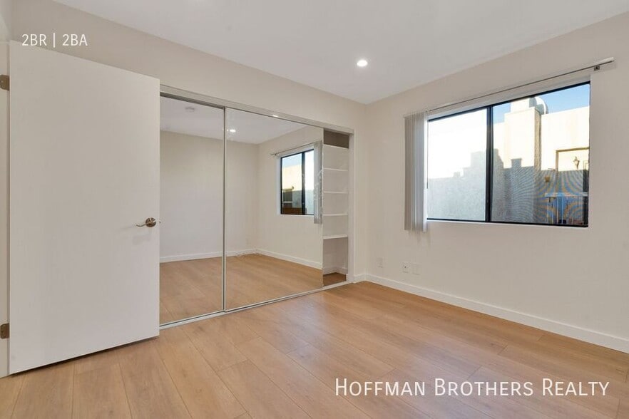 Building Photo - 1520 N Vista St