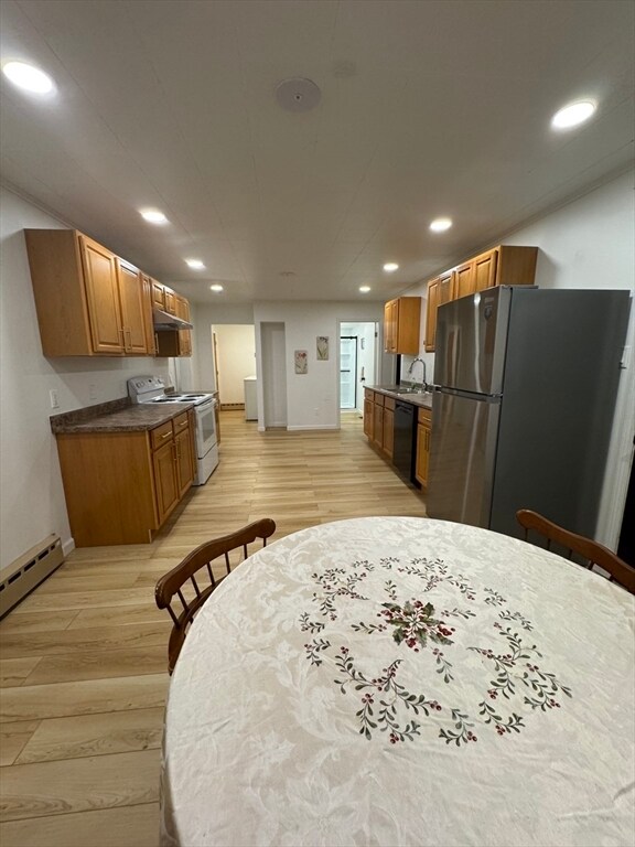 Building Photo - 664 Chicopee St