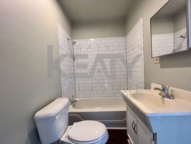 Building Photo - 2 Bedroom Home in Freetown!