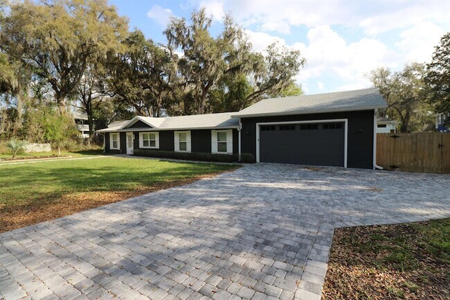 Primary Photo - 140 Seminole Rd