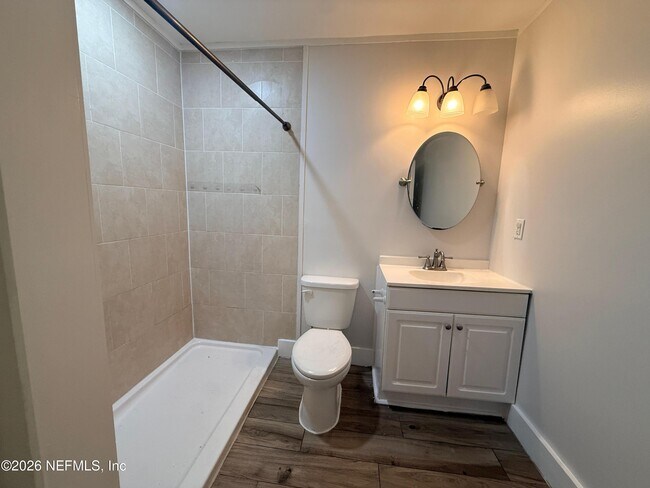 Building Photo - 1226 Clark St