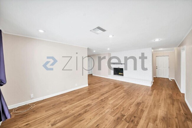 Building Photo - 32771 Whispering Palms Trail