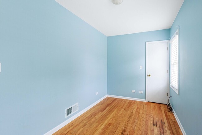 Building Photo - 5557 S Kildare Ave