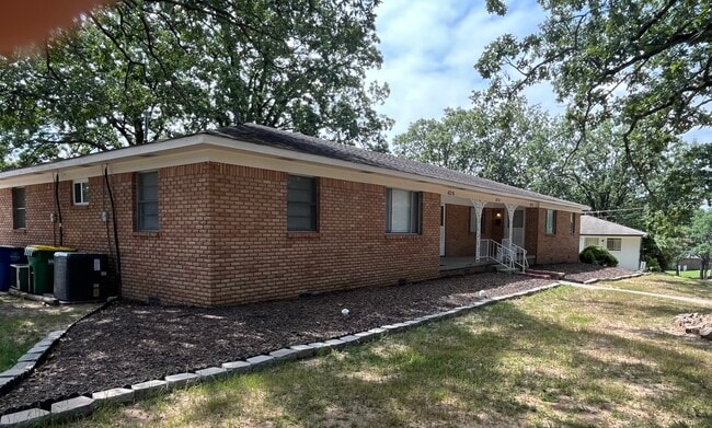 Building Photo - 4216 N Locust St