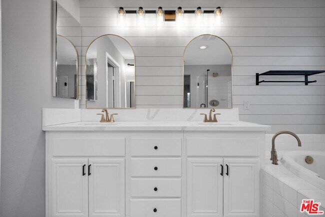 Building Photo - 24130 Tango Dr