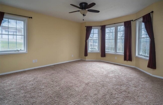 Building Photo - *~*Gorgeous Home, Located in Waynesville*~*