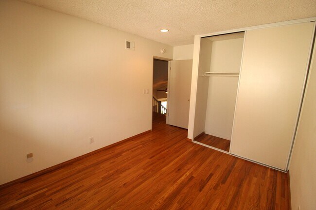 Building Photo - Spacious Corner Lot Home in Desirable Vent...