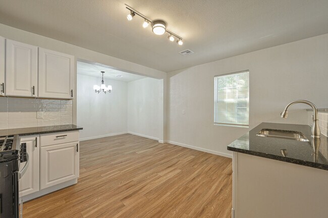 Building Photo - 3732 NW 26th St