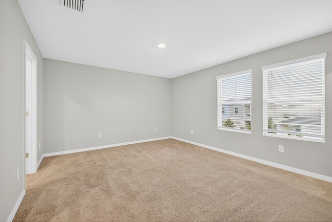 Building Photo - Brand New 4 Bed Now Available!