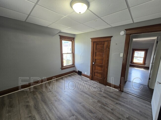 Building Photo - 1311 W 2nd St